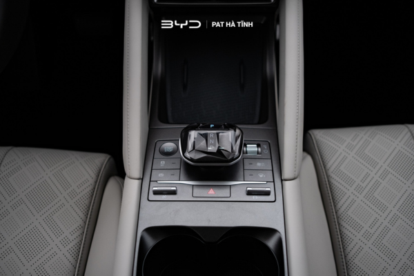BYD ATTO 2 - An toàn - Phanh Tay Điện Tử & Auto Hold – Trang Bị Tiện Nghi Trên BYD Atto 2