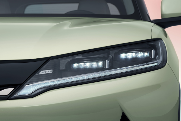 BYD ATTO 2 - Ngoại thất - Đèn pha LED của BYD Atto 2 sắc sảo với công nghệ BYD Tech