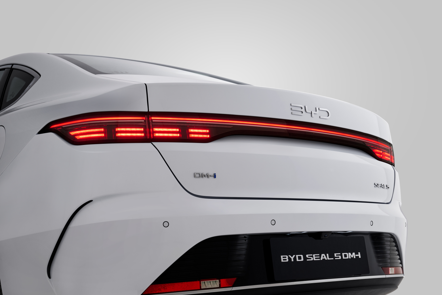 BYD SEAL 5 - Ngoại thất - Cụm Đèn LED Hậu Tinh Tế Của BYD Seal 5