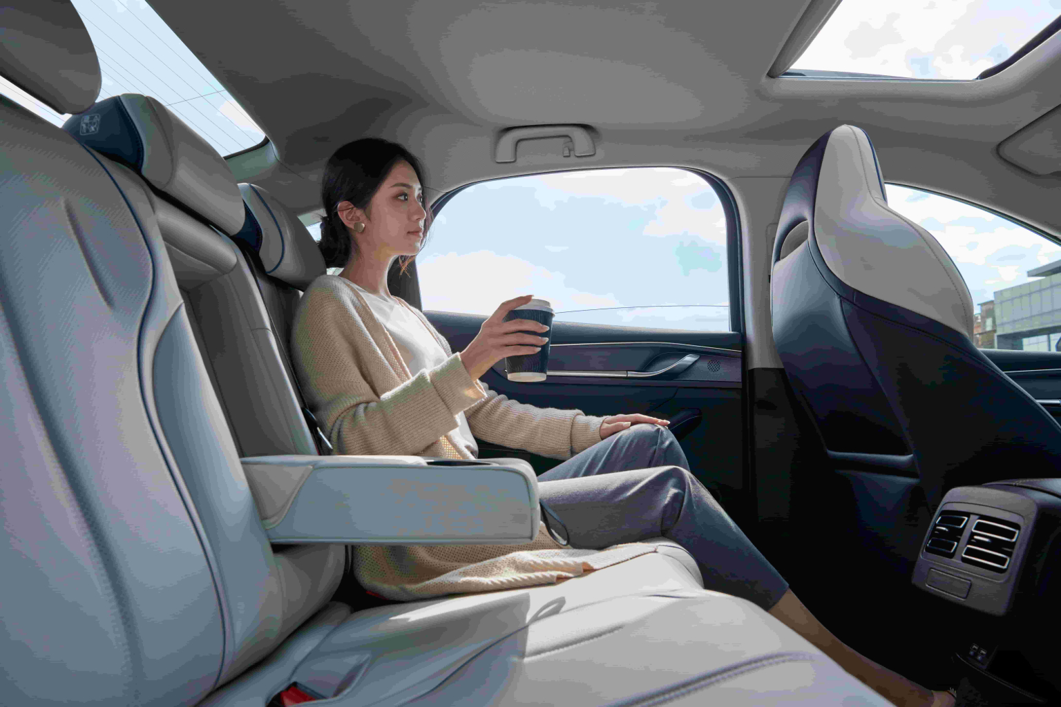 BYD SEAL 5 - Nội thất - Không gian hàng ghế sau